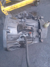 Load image into Gallery viewer, Vauxhall Vivaro Trafic Primastar 2.0 DCi M9R Gearbox 6 Speed FP6010
