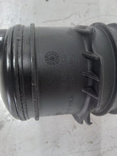 Load image into Gallery viewer, Audi A6 C6 TDi SE Auto Oil Filter Housing
