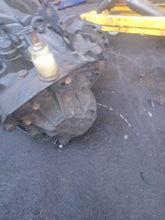 Load image into Gallery viewer, Vauxhall Vivaro Trafic Primastar 2.0 DCi M9R Gearbox 6 Speed FP6010
