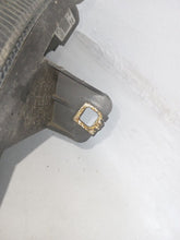 Load image into Gallery viewer, Vauxhall Vivaro Trafic Primastar 2.0 DCi Drivers Side Headlight
