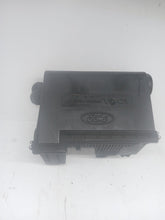 Load image into Gallery viewer, Ford Transit MK7 2.2 FWD 2006 - 2013 Air Filter Housing
