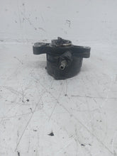 Load image into Gallery viewer, Ford Mondeo MK4 2.0 TDCi 2007 - 2011 Vacuum Pump
