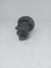 Load image into Gallery viewer, Audi A4 2.4 V6 Sport B6 Cabriolet Secondary Air Pump
