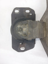 Load image into Gallery viewer, Vauxhall Vivaro Renualt Trafic 1.9 D F9Q Engine Mount
