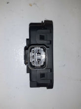 Load image into Gallery viewer, Jaguar XJ8 MK7 X350 2003 - 2006 Air Quality Sensor
