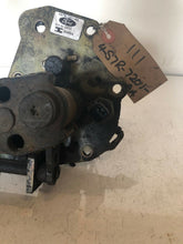 Load image into Gallery viewer, Jaguar X Type 2004 2.0 TDCI Gearbox Selector

