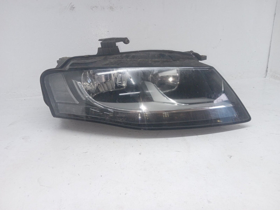 Audi A4 B8 SE 2.0 TDI Drivers Right Side Headlight