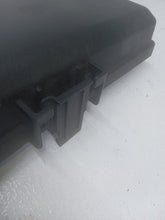Load image into Gallery viewer, Ford Transit MK7 Euro 4 2.4 RWD 2007 - 2011 Fuse Box Lid
