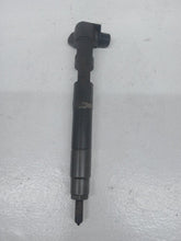 Load image into Gallery viewer, Mercedes Sprinter W906 2006 - 2014 Fuel Injector A6510700587
