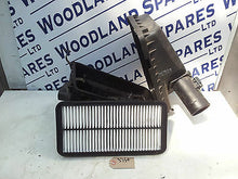 Load image into Gallery viewer, TOYOTA AVENSIS 2002 GS 1995cc DIESEL Air Filter Box
