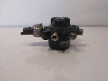 Load image into Gallery viewer, Ford Mondeo Zetec 1.8 TDCi MK4 Fuel Rail
