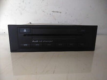 Load image into Gallery viewer, Audi S4 4.2 V8 B6 Cabriolet 6 Disk CD Changer
