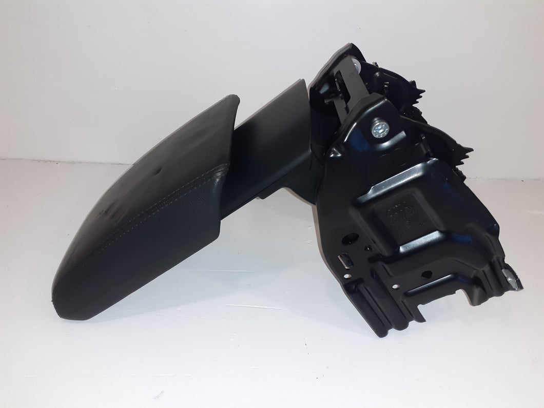 Audi A5 8T3 2.0 TFSi S line Arm Rest