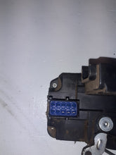 Load image into Gallery viewer, Vauxhall Vivaro Renualt Trafic 2.0 M9R Drivers Right Side Door Lock
