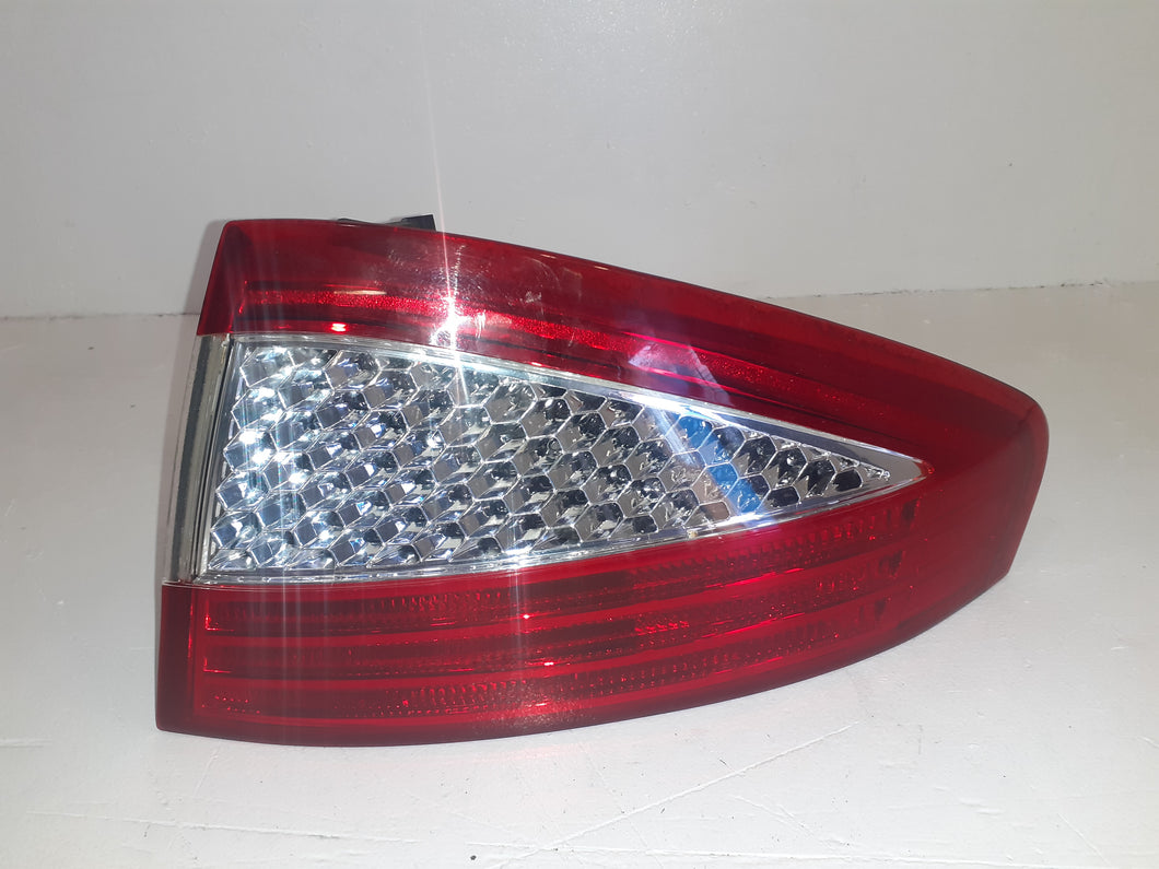 Ford Mondeo MK4 1.8 TDCi 2007 - 2010 Drivers Right Side Rear Light Cluster
