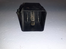 Load image into Gallery viewer, Ford Transit MK6 2001 - 2006 Four Way Flasher Relay
