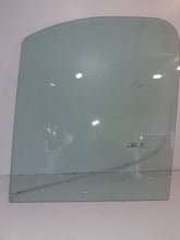 Load image into Gallery viewer, Vauxhall Vivaro Renualt Trafic 2.0 DCi 115 Passenger Side Door Drop Glass

