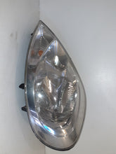 Load image into Gallery viewer, Vauxhall Vivaro Renualt Trafic 2.0 DCi 115 Passenger Side Headlight
