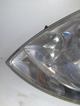 Load image into Gallery viewer, Vauxhall Vivaro Renualt Trafic 2.0 DCi 115 Passenger Side Headlight
