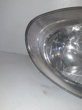 Load image into Gallery viewer, Vauxhall Vivaro Renualt Trafic 2.0 DCi 115 Drivers Right Side Headlight
