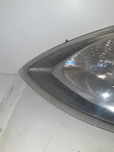 Load image into Gallery viewer, Vauxhall Vivaro Renualt Trafic 1.9 Di Passenger Side Headlight
