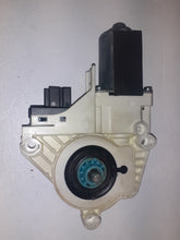 Load image into Gallery viewer, Audi A5 B8 Sport 2.0 TFSI Drivers Right Side Window Motor
