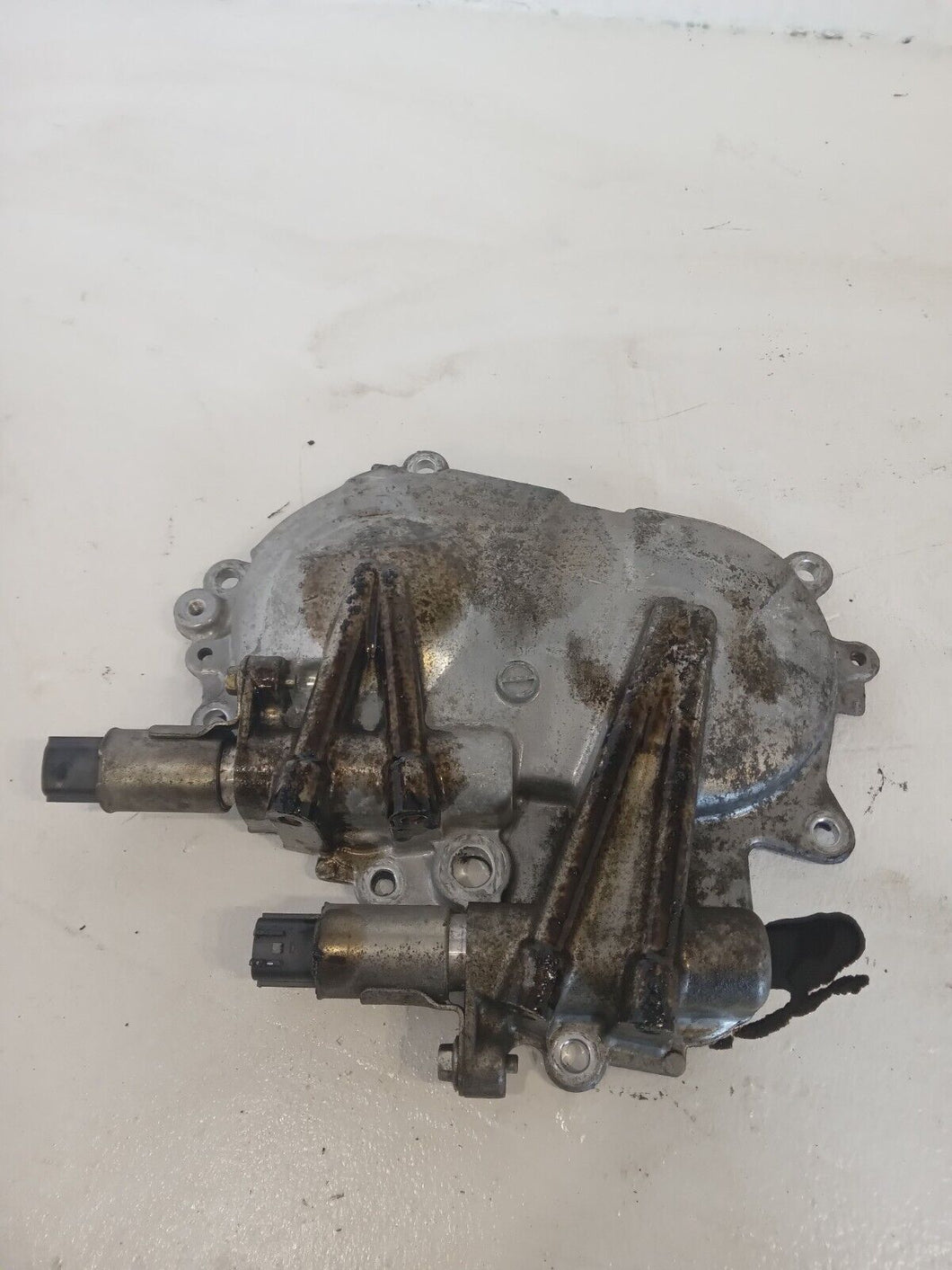 Nissan Juke 1.6 Petrol Dig-t MK1 2010-2014 Camshaft Adjuster Valves And Housing