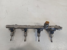 Load image into Gallery viewer, Nissan Juke 1.6 Petrol Dig-t MK1 2010-2014 Fuel Injector Rail With Injectors
