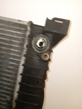 Load image into Gallery viewer, Audi A4 B7 SE 2.0 TDI Radiator
