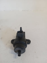 Load image into Gallery viewer, Ford Transit Connect 1.8 TDDI 2006 EGR Control Valve
