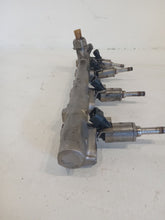 Load image into Gallery viewer, Nissan Juke 1.6 Petrol Dig-t MK1 2010-2014 Fuel Injector Rail With Injectors
