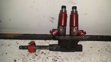 Load image into Gallery viewer, MAZDA RX-8 FUEL INJECTORS PAIR RED 2005 192 PS
