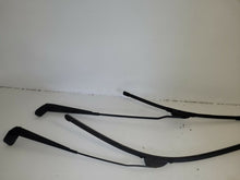 Load image into Gallery viewer, Ford Transit MK7 Euro 5 2.2 RWD 2011 - 2015 Windscreen Wiper Arms Pair Of
