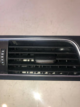 Load image into Gallery viewer, Audi A5 1.8 T FSI 2008 Centre Air Vents
