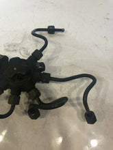 Load image into Gallery viewer, FORD TRANSIT CONNECT 1.8 TDC FGT Euro 4 2010 Fuel Rail
