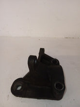 Load image into Gallery viewer, Ford Transit Connect 1.8 TDDI 2003 Engine Mount
