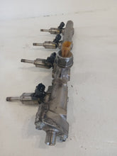 Load image into Gallery viewer, Nissan Juke 1.6 Petrol Dig-t MK1 2010-2014 Fuel Injector Rail With Injectors
