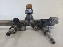 Load image into Gallery viewer, Nissan Juke 1.6 Petrol Dig-t MK1 2010-2014 Fuel Injector Rail With Injectors
