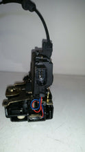 Load image into Gallery viewer, VW BEETLE 1600cc 2000 Drivers Side Front Door Lock
