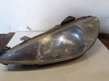 Load image into Gallery viewer, PEUGEOT 206 PASSENGER LEFT SIDE HEADLIGHT 2.0 TURBO HDI 2003
