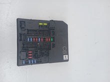 Load image into Gallery viewer, Nissan Juke 1.6 Petrol Dig-t MK1 2010-2014 Fuse Box
