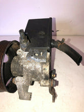 Load image into Gallery viewer, Ssangyong Rexton RX270 SX5 Auto 2005 Power Steering Pump

