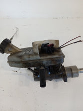 Load image into Gallery viewer, Ford Transit MK6 2000 - 2014 Brake Master Cylinder
