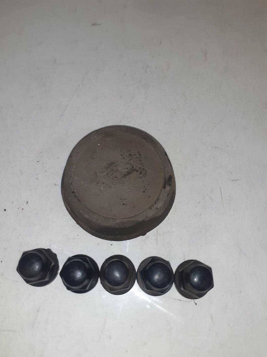 Ford Transit 2.4 RWD MK6 2000 - 2006 Center Cap And Wheel Nut Covers