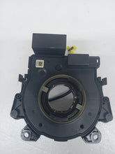 Load image into Gallery viewer, Nissan Juke 1.6 Petrol Dig-t MK1 2010-2014 Squib Slip Ring
