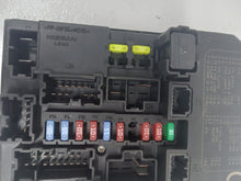 Load image into Gallery viewer, Nissan Juke 1.6 Petrol Dig-t MK1 2010-2014 Fuse Box
