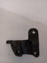 Load image into Gallery viewer, Ford Transit Connect 1.8 TDDI 2003 Engine Mount
