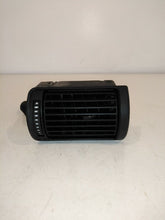 Load image into Gallery viewer, AUDI A4 1.9 TDI B5 2000 PLATE Passenger Side Heater Vent
