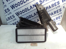 Load image into Gallery viewer, TOYOTA AVENSIS 2002 GS 1995cc DIESEL Air Filter Box
