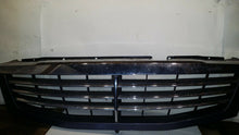 Load image into Gallery viewer, SSANGYONG REXTON FRONT GRILL 2.7 MANUAL 2004
